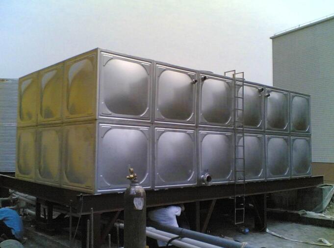 为什么不锈钢保温水箱的保温材料选择聚氨酯