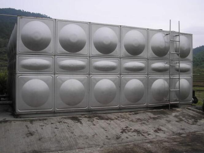 如何对高温的不锈钢水箱进行降温？